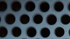 ¿Qué usar para Año Nuevo? 9 pantalones metálicos para un look especial desde $27 dólares