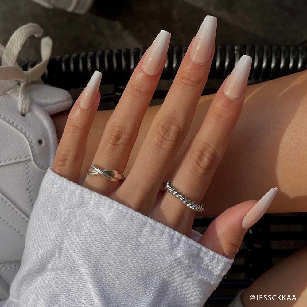 9 Glamnetic Press-On Nails que puedes regalar en las botas de Navidad, desde $15 dólares