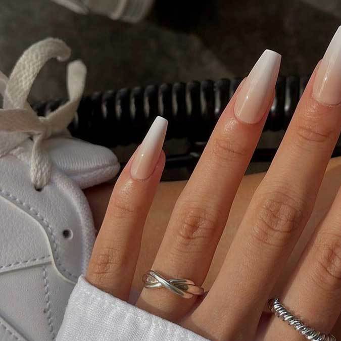 9 Glamnetic Press-On Nails que puedes regalar en las botas de Navidad, desde $15 dólares