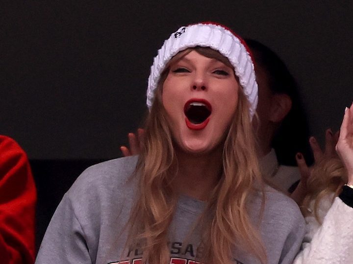 VIDEO: Taylor Swift fue abucheada en un partido de la NFL y así reaccionó la cantante