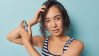 Si tu cabello es delgado y sin volumen este spray viral de $6 dólares te ayudará a peinarlo