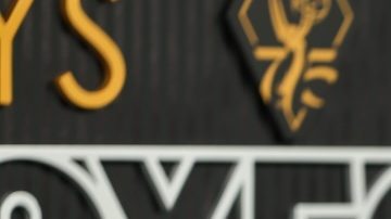 Emmys 2024: la tendencia del maquillaje ‘goth glam’ arrasó en la alfombra plateada