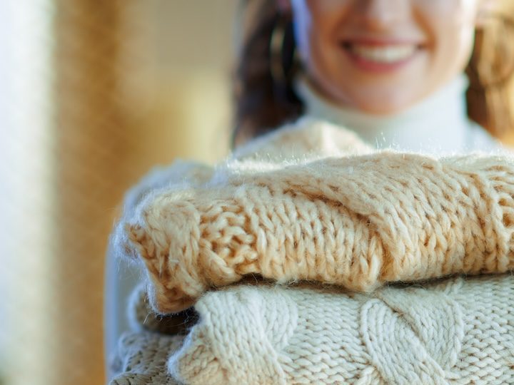 ¿Cómo quitar las bolitas en las prendas de cachemira para que se vean como nuevas?