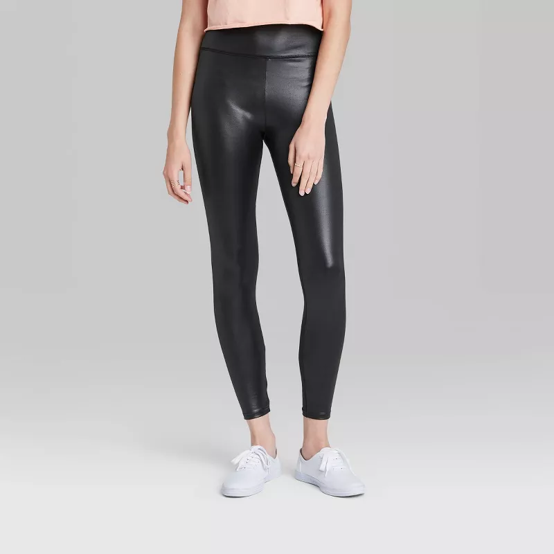 High-Waisted Liquid Leggings de Wild Fable de venta en Target.