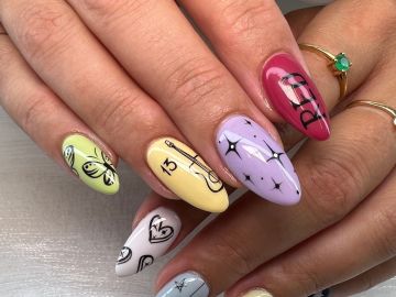 Conoce los stickers de uñas virales para conseguir un nail art bellísimo en minutos