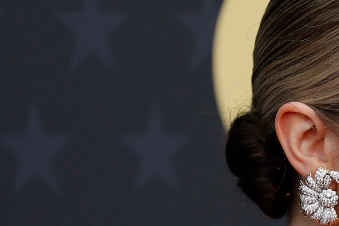 Emily Blunt en la alfombra roja de los Critics Choice Awards 2024.