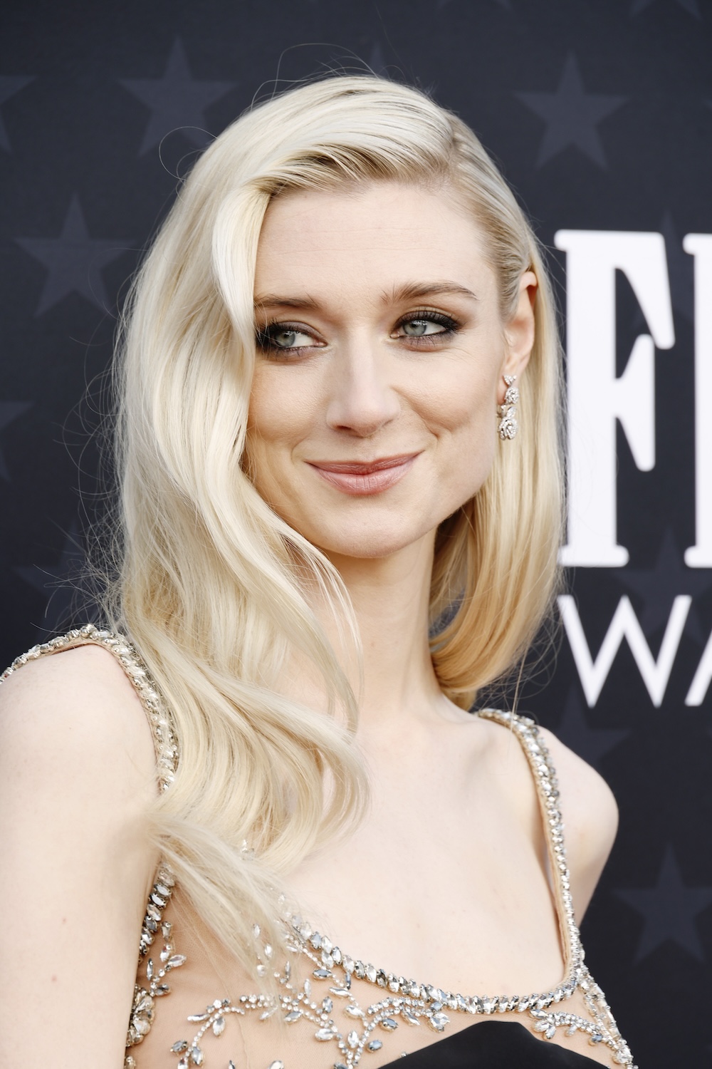 Elizabeth Debicki en la alfombra roja de los Critics Choice Awards 2024.