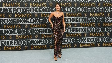 5 dupes económicos de las sandalias de terciopelo que Selena Gomez usó en los Emmys 2024