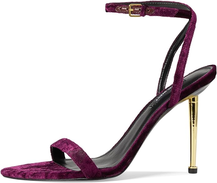 Zapatillas de terciopelo morado de Nine West de venta en Amazon.