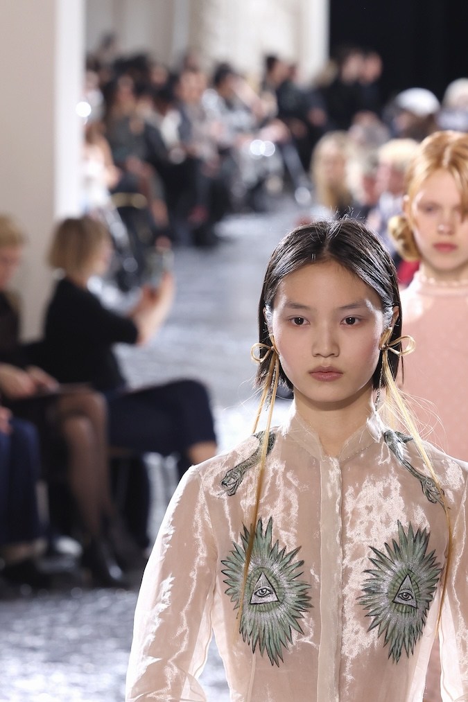 Modelo en el desfile de Jean Paul Gaultier Haute Couture primavera/verano 2024 en París.