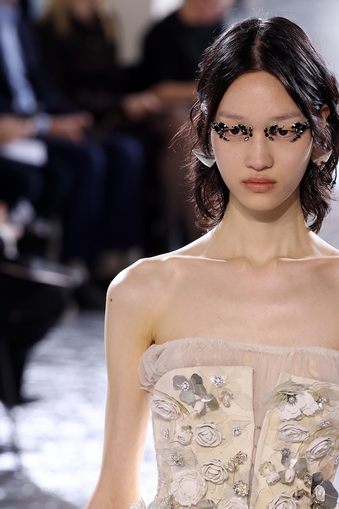 Modelo en el desfile de Jean Paul Gaultier Haute Couture primavera/verano 2024 en París.