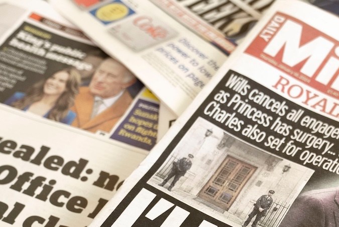 El príncipe William a tomado la responsabilidad de cuidar de sus hijos mientras su esposa se recupera de su cirugía.