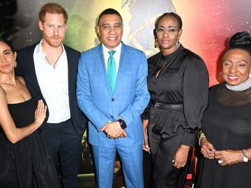 Meghan Markle y el príncipe Harry sorprenden en la alfombra roja de la película de Bob Marley