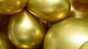 Outfits de despedida de soltera groovy: conoce la nueva tendencia de 2024 y cómo conseguirla