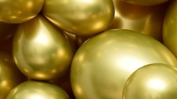 Outfits de despedida de soltera groovy: conoce la nueva tendencia de 2024 y cómo conseguirla