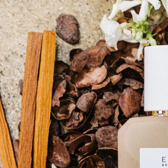 Botella de VANILLA MILK Eau de Parfum de Ellis Brooklyn.