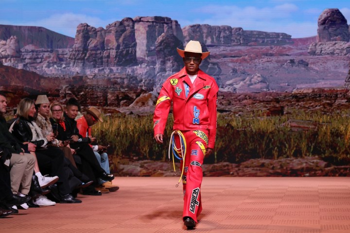 Pharrell Williams lleva el oeste americano a París con su nueva colección para Louis Vuitton