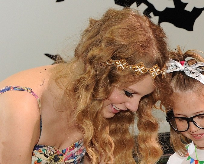 ¿Por qué algunas celebridades no firman sus autógrafos con tinta azul?