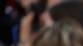 ¿Por qué algunas celebridades no firman sus autógrafos con tinta azul?