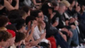 ¿Por qué hay mujeres desfilando en los shows de la Semana de Moda Masculina de Milán y París?