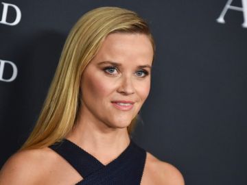 Reese Witherspoon usó un vestido de $2,950 dólares y en Amazon hay dupes desde $26