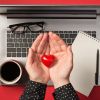 8 regalos curiosos de San Valentín para tus compañeras y amigas del trabajo desde $8 dólares