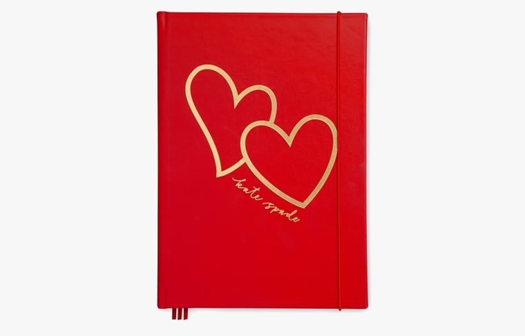 Libreta Brush Hearts de Kate Spade.