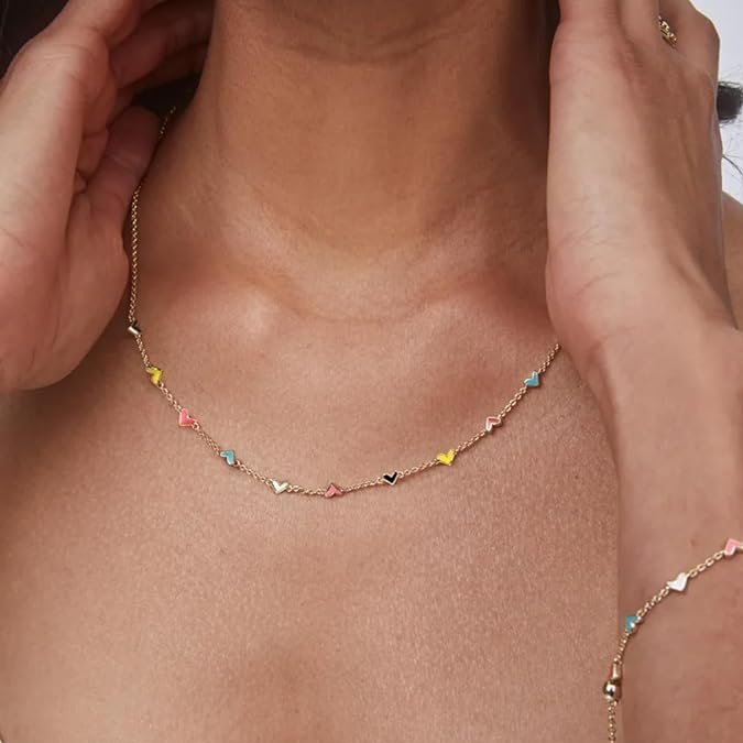 Collar de Kendra Scott de venta en Amazon.