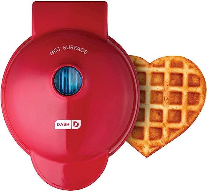 Mini wafflera de DASH de venta en Amazon.