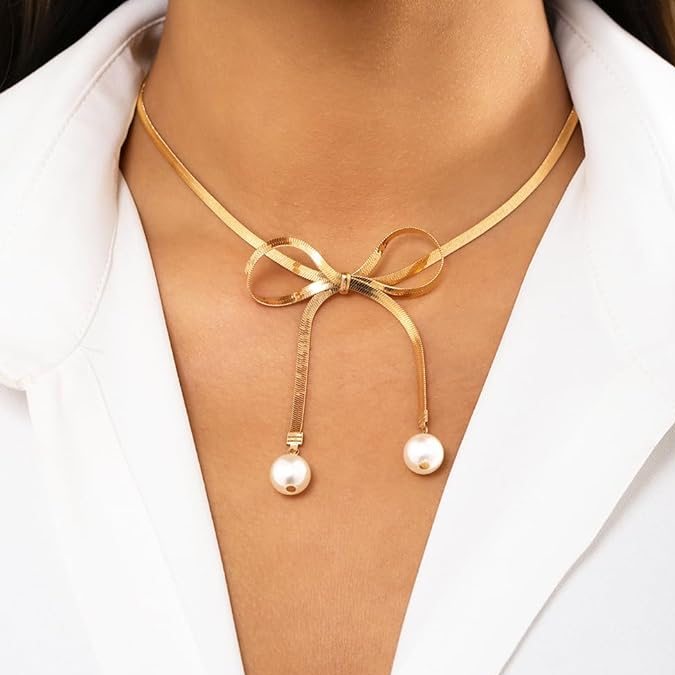 Collar con moño de Jumwrit de venta en Amazon.