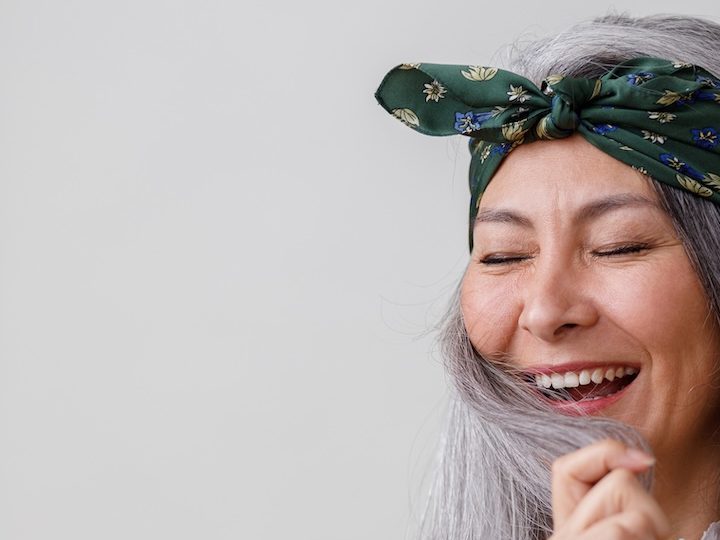 ¿Tienes el cabello canoso y opaco? Este shampoo de $10 dólares te ayudará a iluminarlo