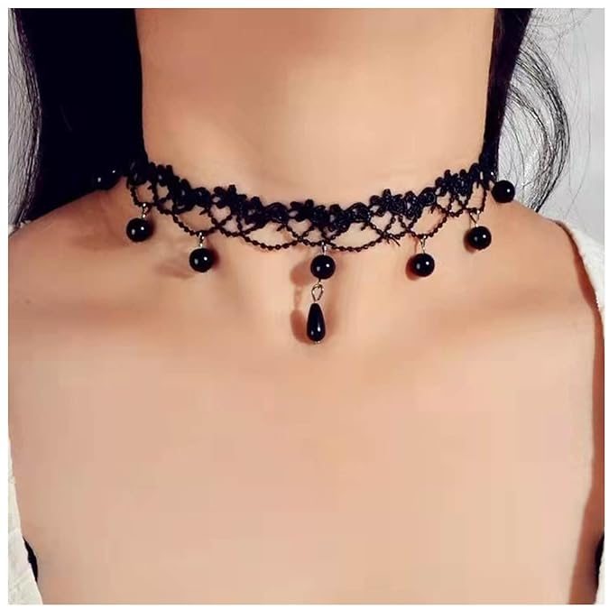 Choker con perlas de Allereyae de venta en Amazon.