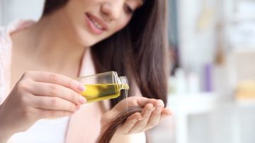 Mejora el cuidado de tu cabello al incluir un aceite como pre shampoo.