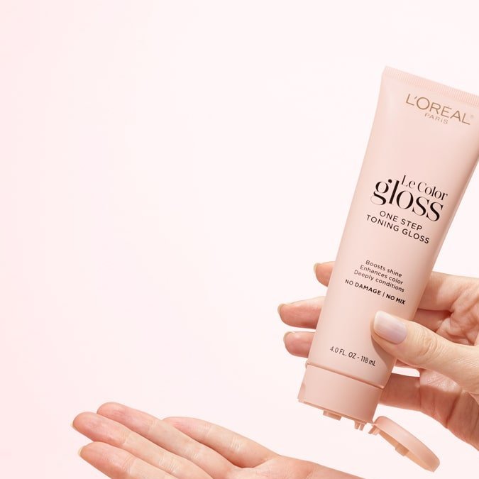 Le Color Gloss One Step In-Shower Toning Gloss de L’Oréal Paris.