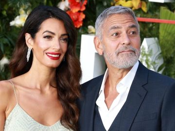 George y Amal Clooney en la premier de "Ticket To Paradise" en Londres, Inglaterra.