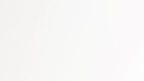 Cuida tu piel grasa al usar bases de maquillaje adecuadas para tu rostro.