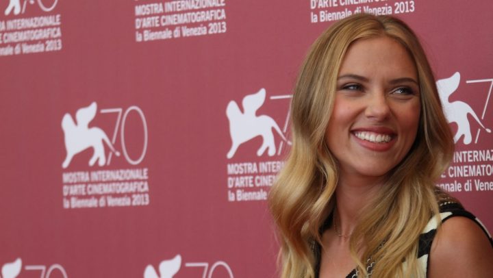 Conoce el serum de $10 dólares que Scarlett Johansson usa para lucir divina en la alfombra roja