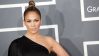 Conoce la base de maquillaje que JLo usa para tener un efecto ‘glowy’ en la alfombra roja