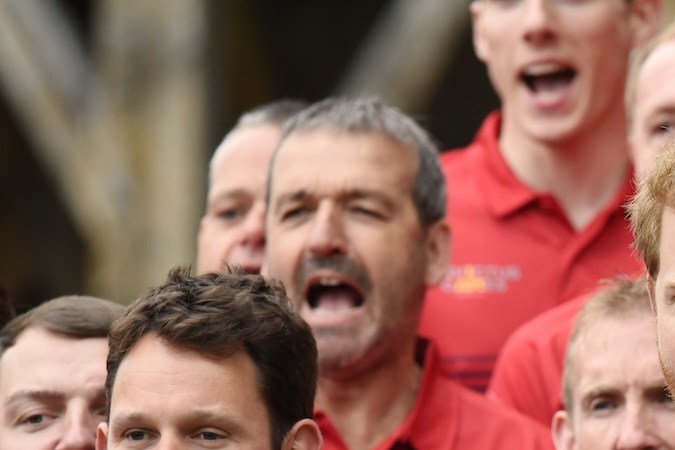 El príncipe Harry junto al equipo representante de Reino Unido para los Invictus Games Toronto 2017.