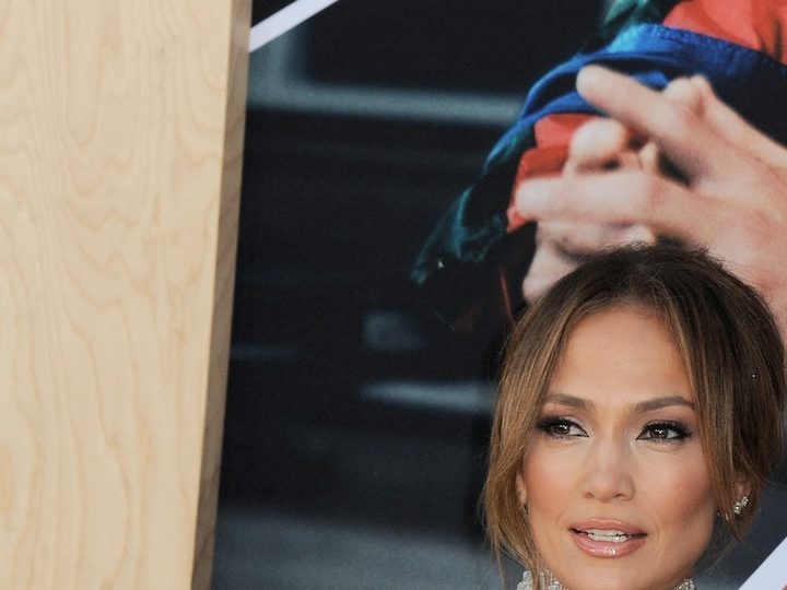 Jennifer Lopez y Ben Affleck en la alfombra roja de la premiere de AIR en marzo de 2023.