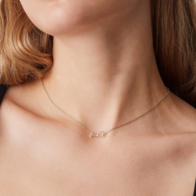 Collar de PAVOI de venta en Amazon.