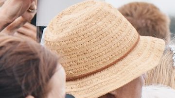 Meghan Markle saluda al público en Auckland, Nueva Zelanda en octubre de 2018.