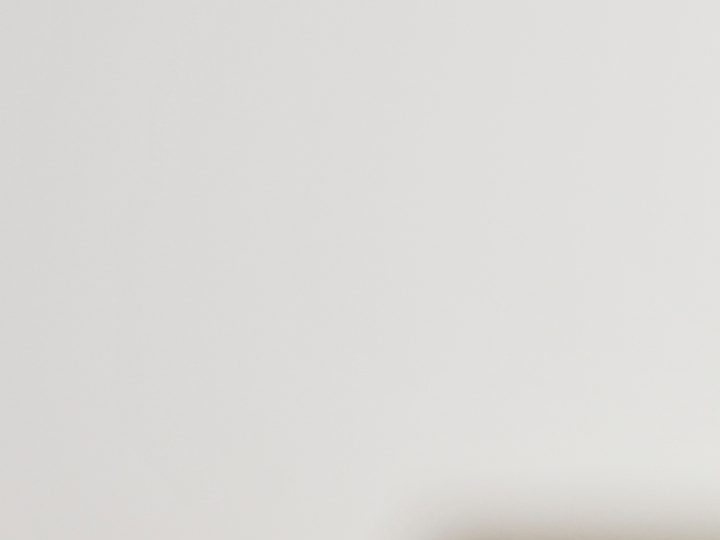 Los perfumes amaderados son ideales para tener un aroma seductor.