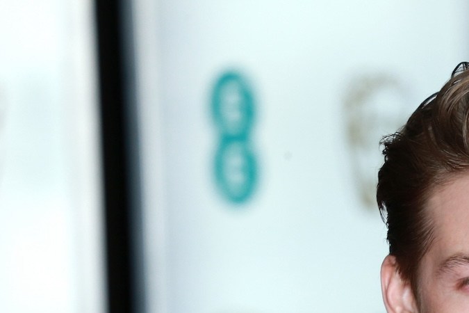 Joe Alwyn en la alfombra roja del after party de los British Academy Film Awards en 2020.