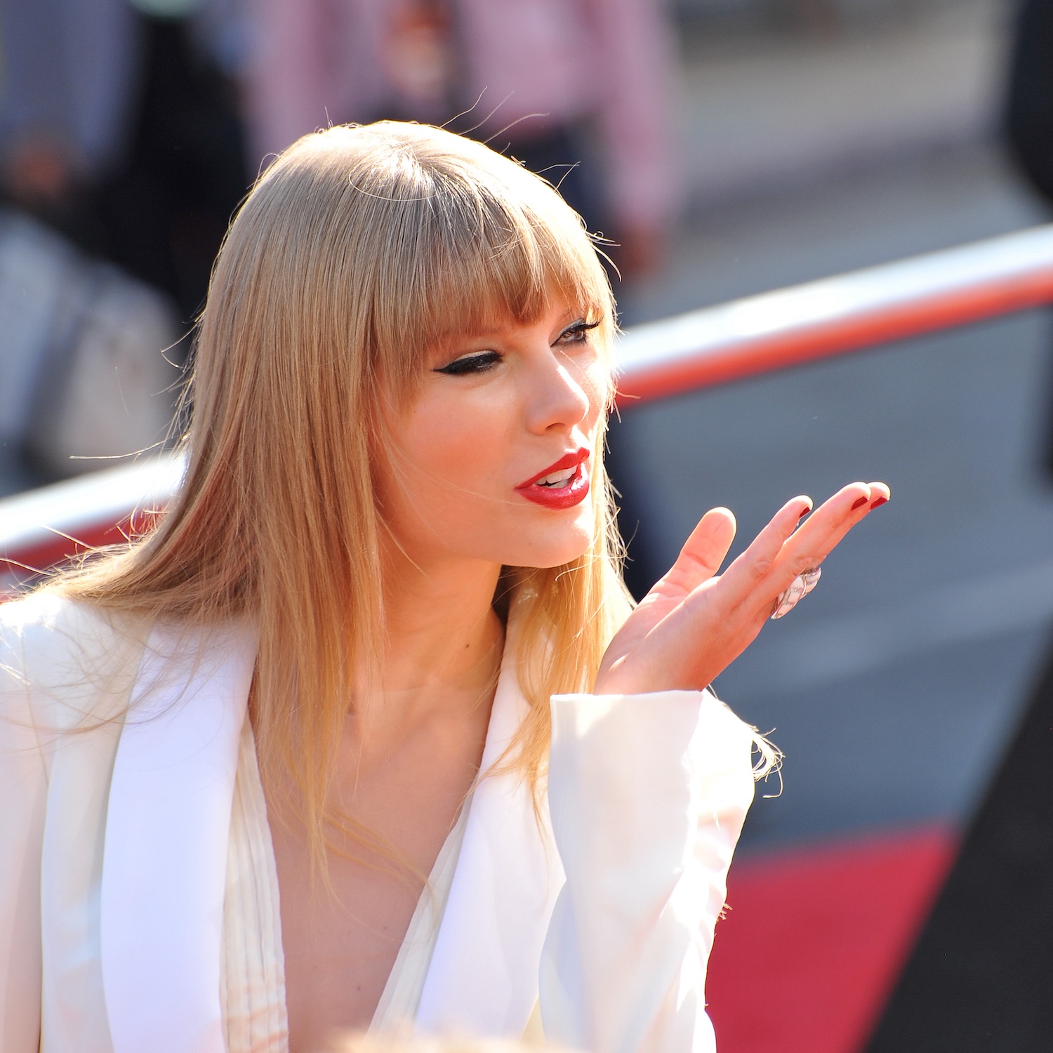 Taylor Swift en la alfombra roja de los MTV Video Music Awards 2012.