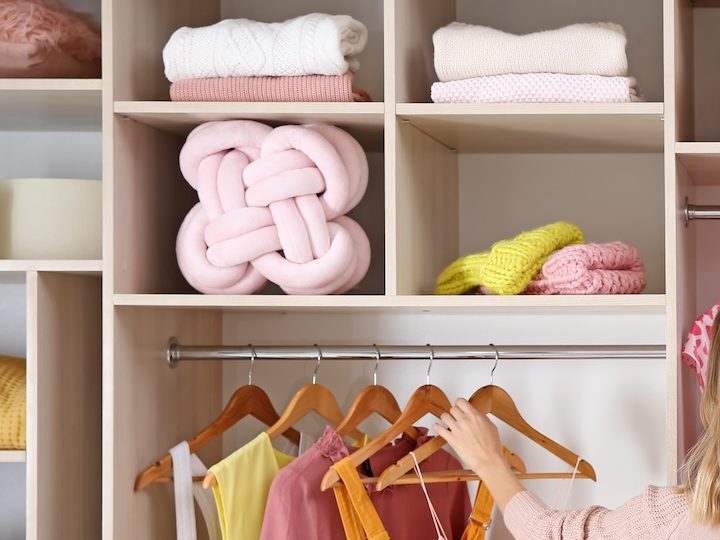 ¿Tu clóset es un desastre? Tips prácticos para organizarlo de forma eficiente