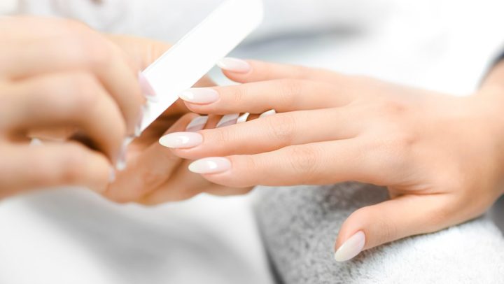 Uñas con efecto aurora: 4 tutoriales en TikTok con la tendencia de manicura del momento