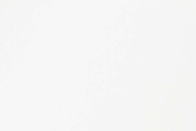 Las uñas minimalistas son ideales para potenciar la feminidad.