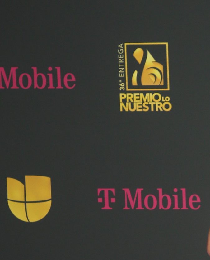 Migbelis Castellanos en la alfombra de Premios Lo Nuestro.