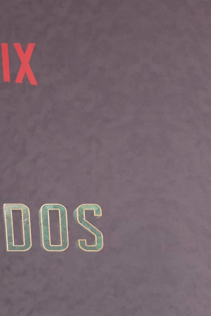 Ester Expósito presume su figura en un traje de Acne Studios.